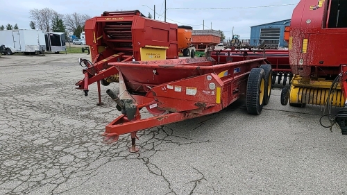 New Holland 185 Tandem Manure Spreader