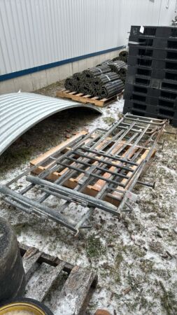 Lot of 20 Dry Sow Stalls