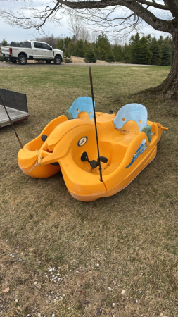 Future Beach 2-Person Pedal Boat