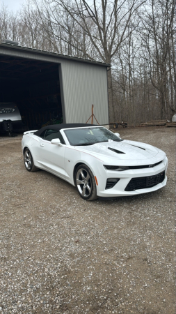 2016 Chevrolet Camaro 2SS Convertible, 16,648km VIN: 1G1FH3D76G0179661