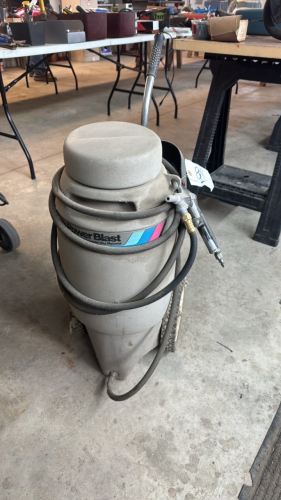 Campbell Hausfield Portable Sand Blaster