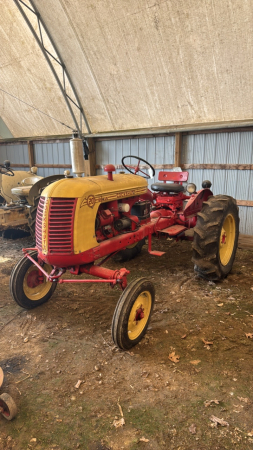 Cockshutt 20 Deluxe Gas Tractor