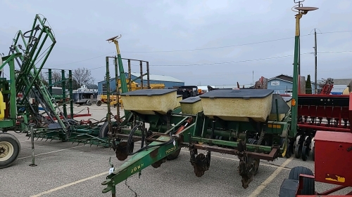 John Deere 7000 4 Row Planter