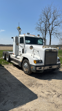 1993 Freightliner Tandem Truck