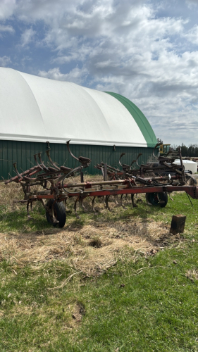 International Vibrashank 20ft Cultivator
