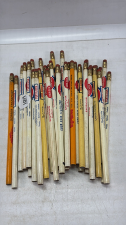 Approx. 30 Shur-Gain Pencils