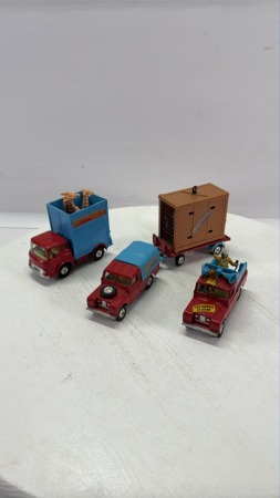 (4) Corgi Chipperfields Circus Vehicles