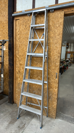8ft Aluminum Step Ladder