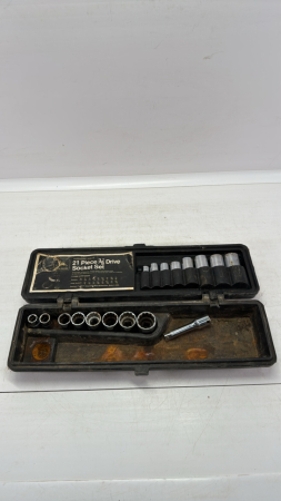 John Deere 17 Piece 3/8in Drive Socket Set
