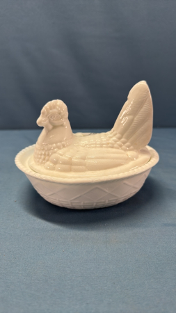 Open Tailed Milk Glass 5.5in Hen on the Nest