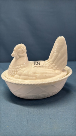 Open Tailed Milk Glass 5.5in Hen on the Nest