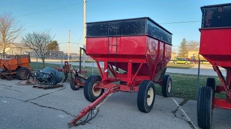 Bruns 400bu Gravity Wagon