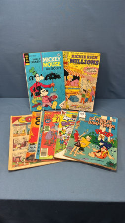 Approx. 7 Vintage Comic Books