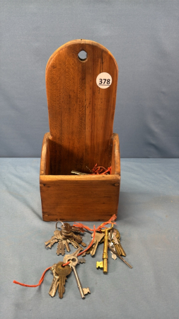 Quantity of Keys in Wooden Salt Box