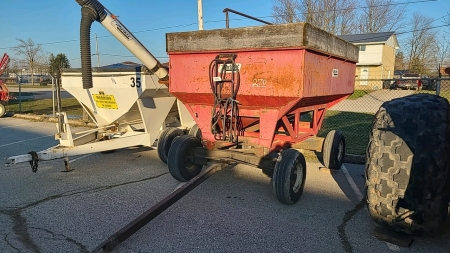 Market 250bu Gravity Wagon w/Market Poly Auger