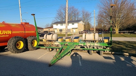 John Deere 7000 8R Planter