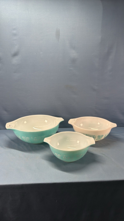 (3) Pyrex Mixing Bowls