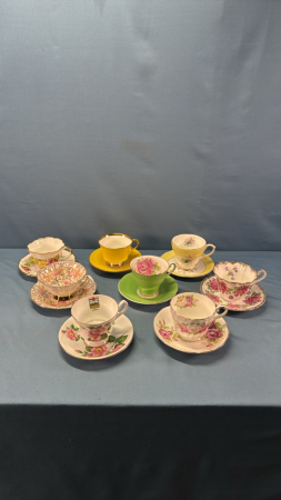 (8) Cups & Saucers