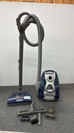 Eureka Bagless Vaccum with Power Head
