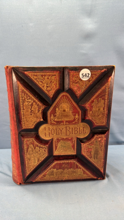 Pictorial Family Bible