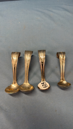 (2) Carnation & (2) Cream Top Spoons