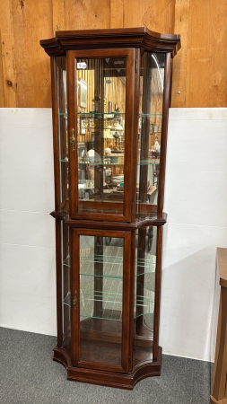 Upright Curio Cabinet w/Light