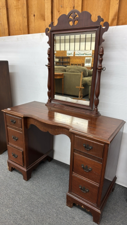 Vanity Dresser