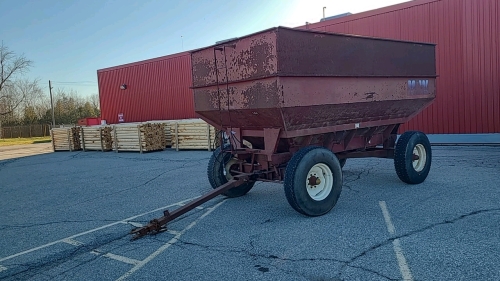 M&W 2 Compartment Hopper Wagon