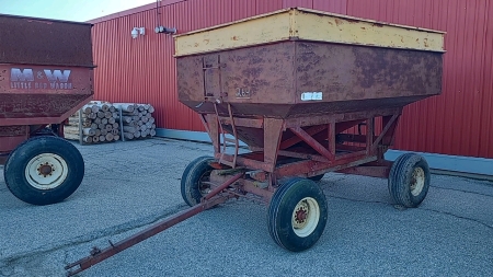 Turnco Approx. 200bu Gravity Wagon