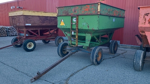 J&M Approx. 200bu Gravity Wagon