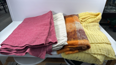 Quantity of Blankets & Afgans
