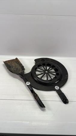 Stove Top Adjustable Grate & Tin Ash Shovel