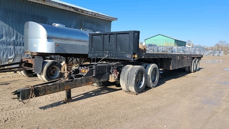 40ft x 7.5ft Flatbed Tandem Trailer