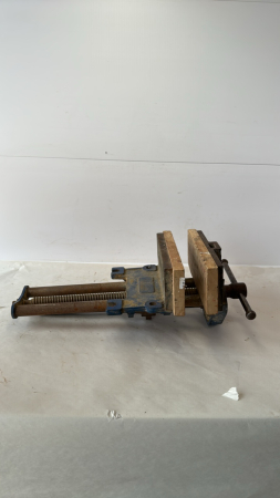 RECORD 9IN WOOD VISE