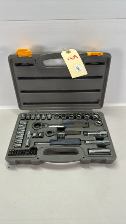 Mastercraft Maximum Universal Socket Set in case