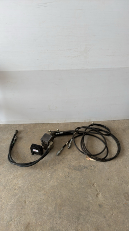 SMALL HYDRAULIC CYCLINDER W/HOSES