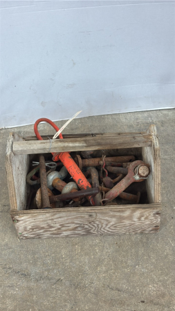 Quantity of Draw Pins and Clevis's