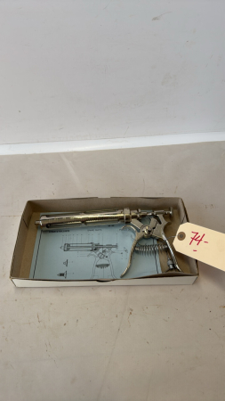 LIVESTOCK PISTOL STYLE SYRINGE