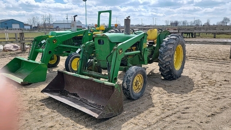 John Deere 1830 Diesel Tractor w/Loader