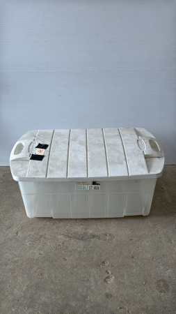 RUBBERMAID TOTE W/LID