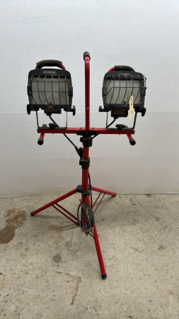 NOMA DUAL HALOGEN WORK LIGHT ON STAND