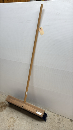 24IN PUSH BROOM