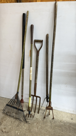 GARDEN TOOL LOT