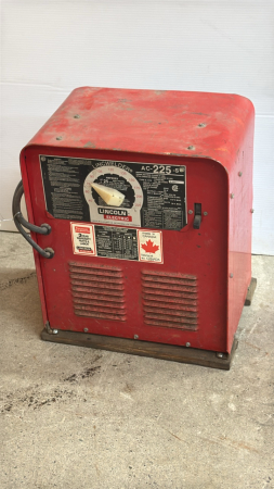 LINCOLN 225 WELDER
