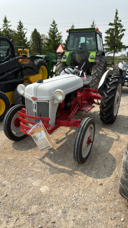 1948 FORD 8N GAS TRACTOR