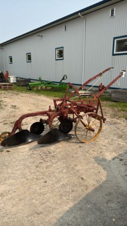 MASSEY HARRIS #26 2 FURROW TRAIL PLOW