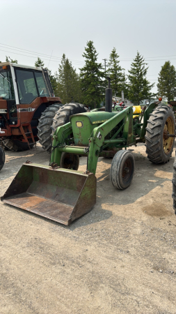 JOHN DEERE 2120 DIESEL TRACTOR WITH LOADER