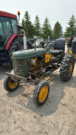 1957 MASSEY HARRIS 16 GAS TRACTOR W/SICKLE MOWER