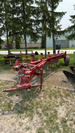 KONGSKILDE 600 6 FURROW SEMI MOUNT PLOW