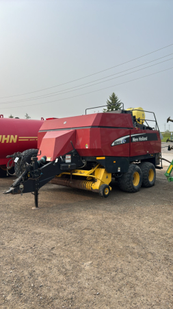 NEW HOLLAND BB960A SQUARE BALER